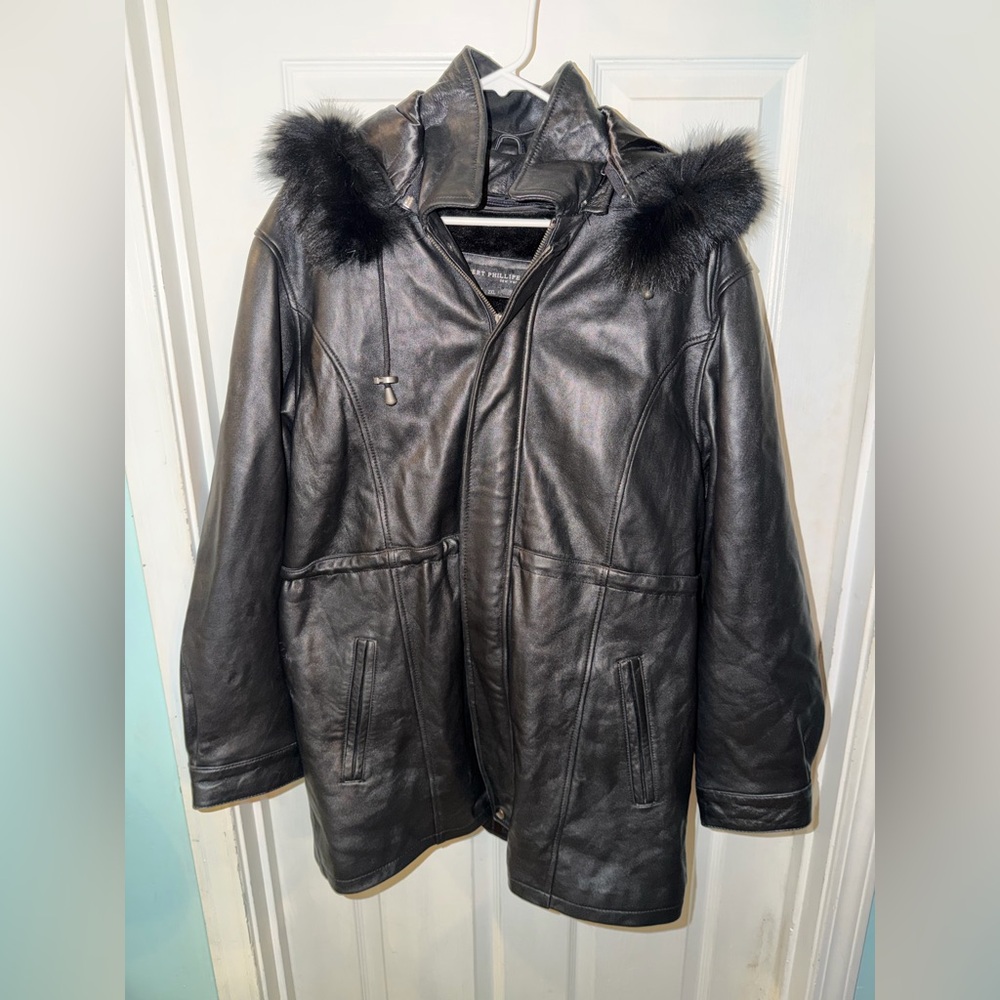 Robert Phillipe New York Black Leather Coat with Faux Fur Trim size 2XL. EUC